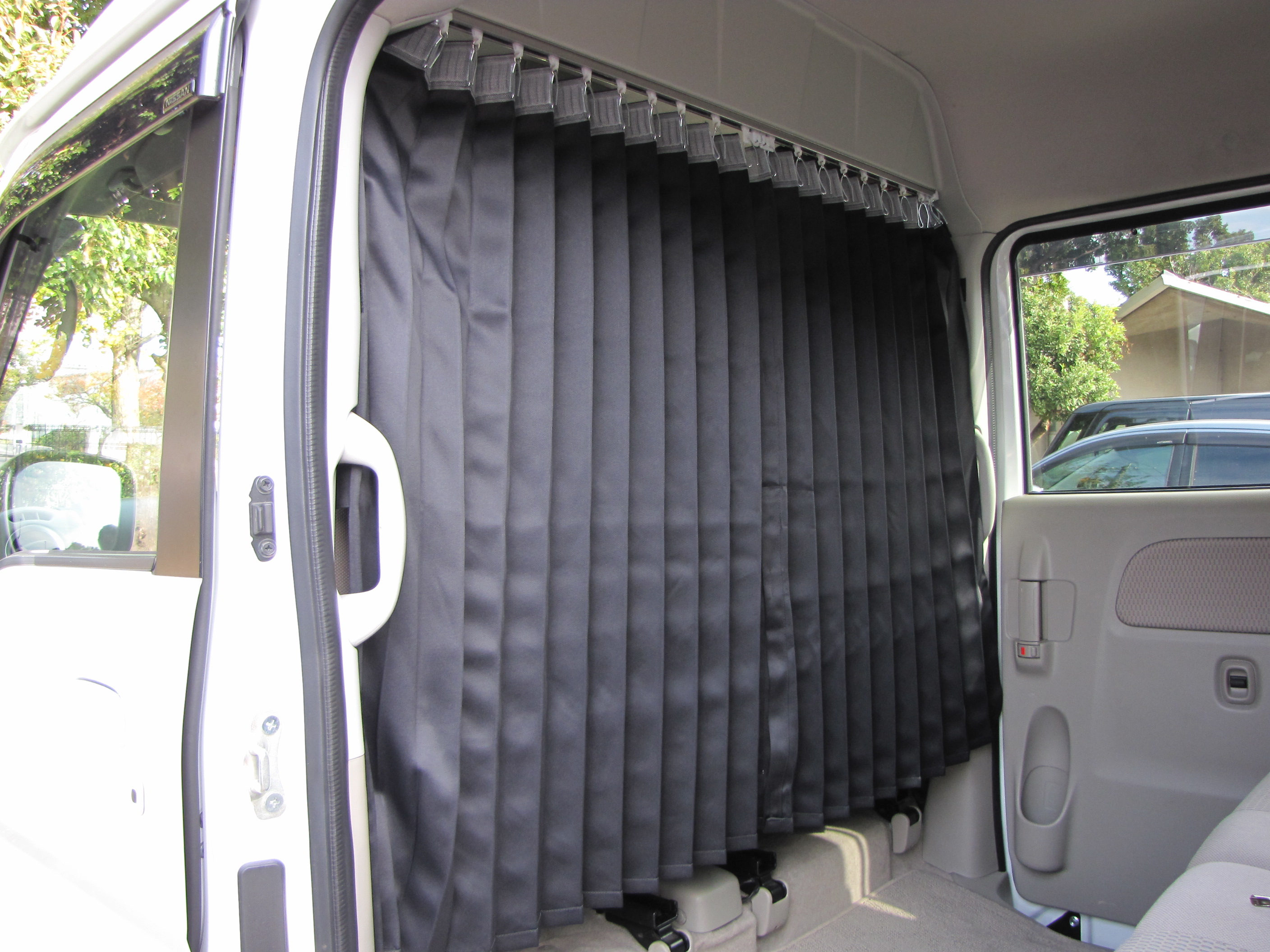 エブリィ17系 マウントカーテンレールセット グレー | 有限会社 カズ