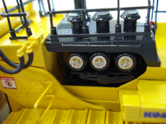 超精密な建機ミニチュア コマツD575A-3 - KYOWA 建設機械の販売から