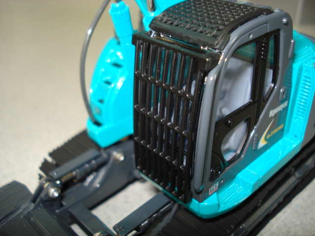 コベルコの建機ミニチュア SK235SRマルチ解体機仕様の詳細 - KYOWA