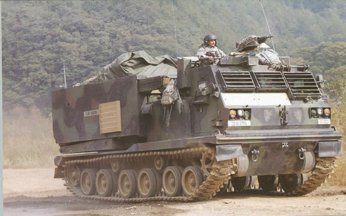 Dragon Models Limited 1/35 M270A1 MLRS Review by Cookie Sewell