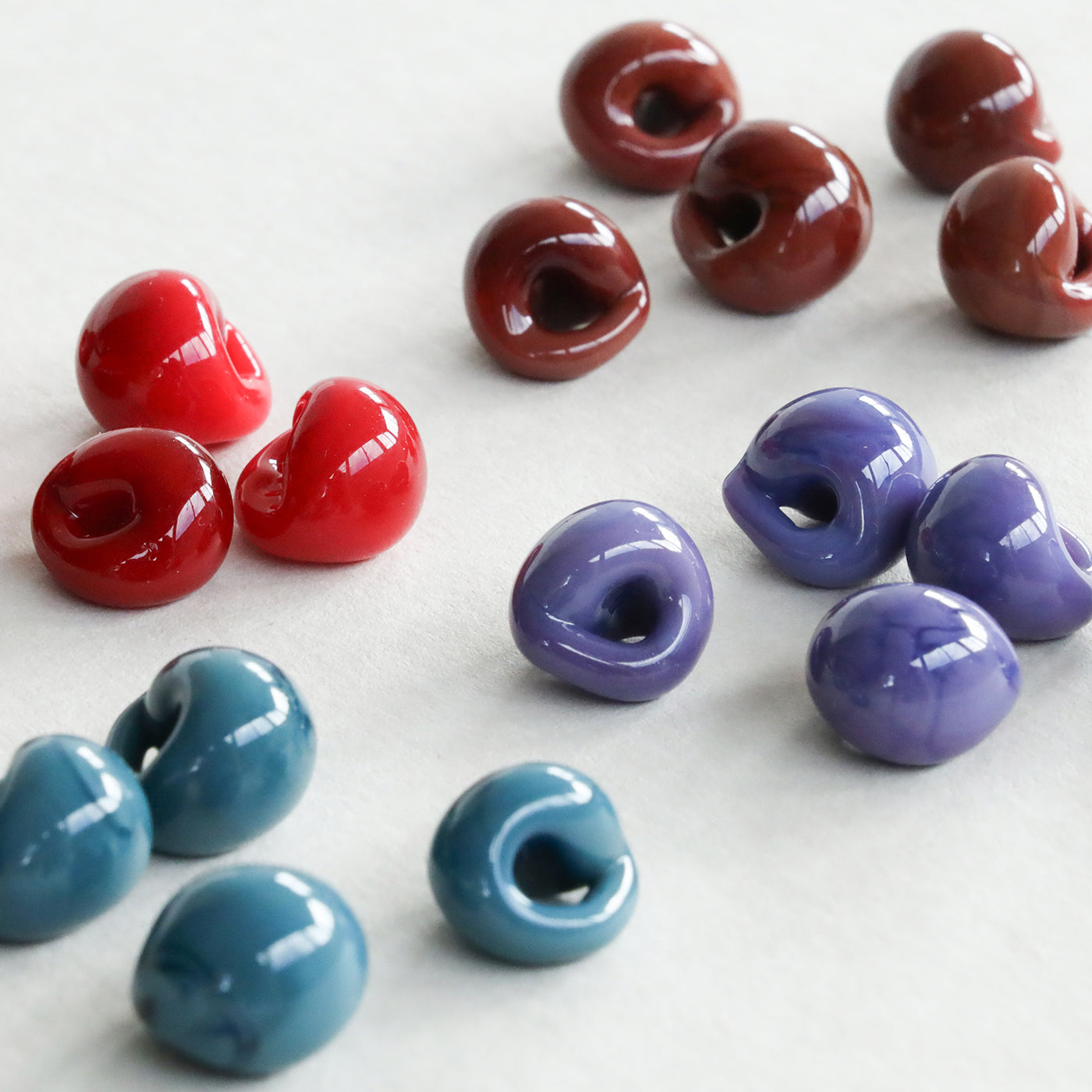 ティアドロップビーズ ギョク