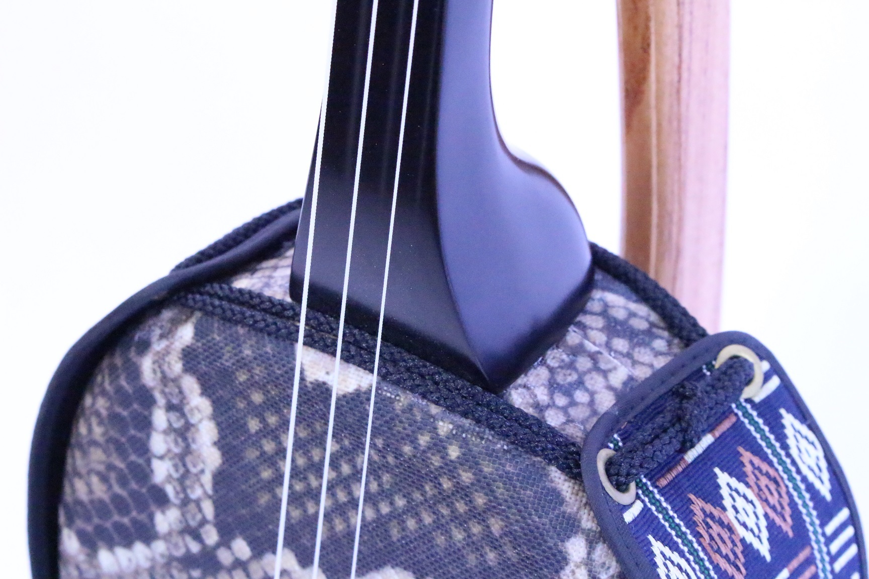 人工皮張り三線 【初心者向け8点セット】≪全国送料無料！！≫ 三線