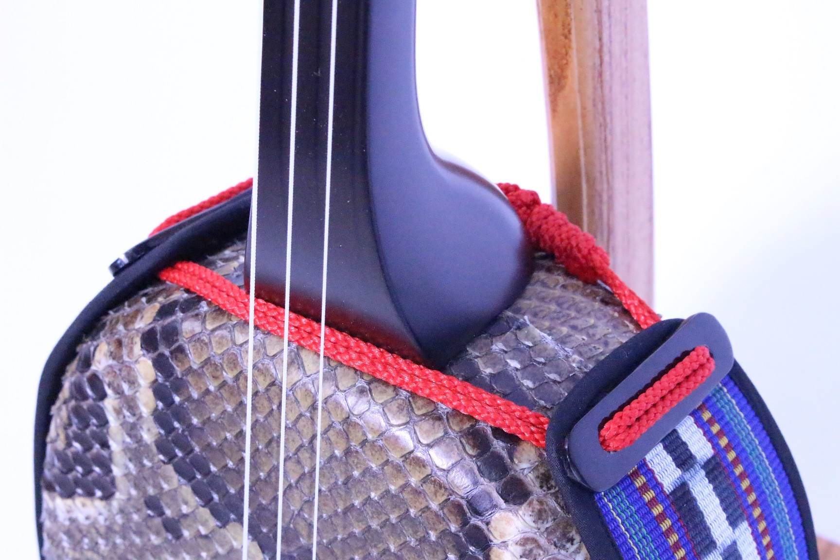 ◇本格◇カミゲン黒木三線【8点セット付き】 三線・木工品の販売