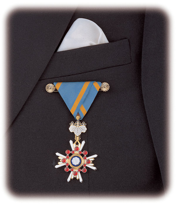 勲章佩用金具 取り扱っております。 - 静岡県の受章アドバイザー望月商会