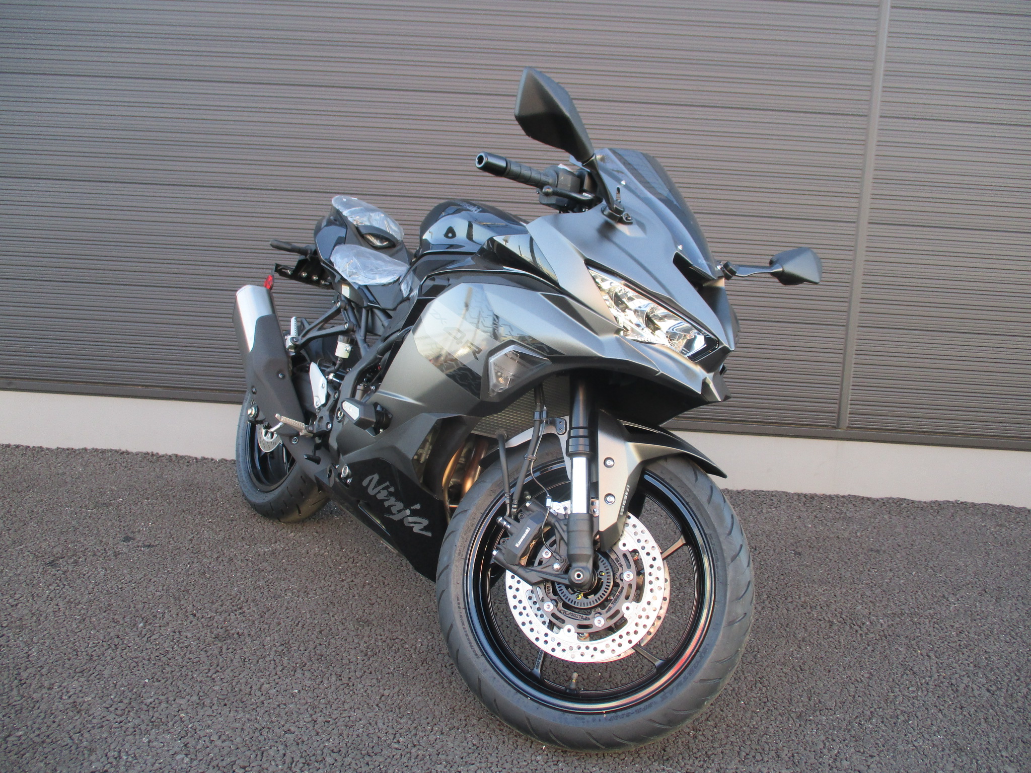 Ninja ZX-4R SE 入荷 | モトショップシロタ