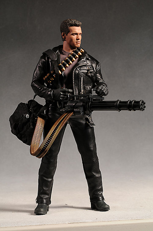 Review and photos of Terminator 2 T-800 DX10 action figure by Hot Toys