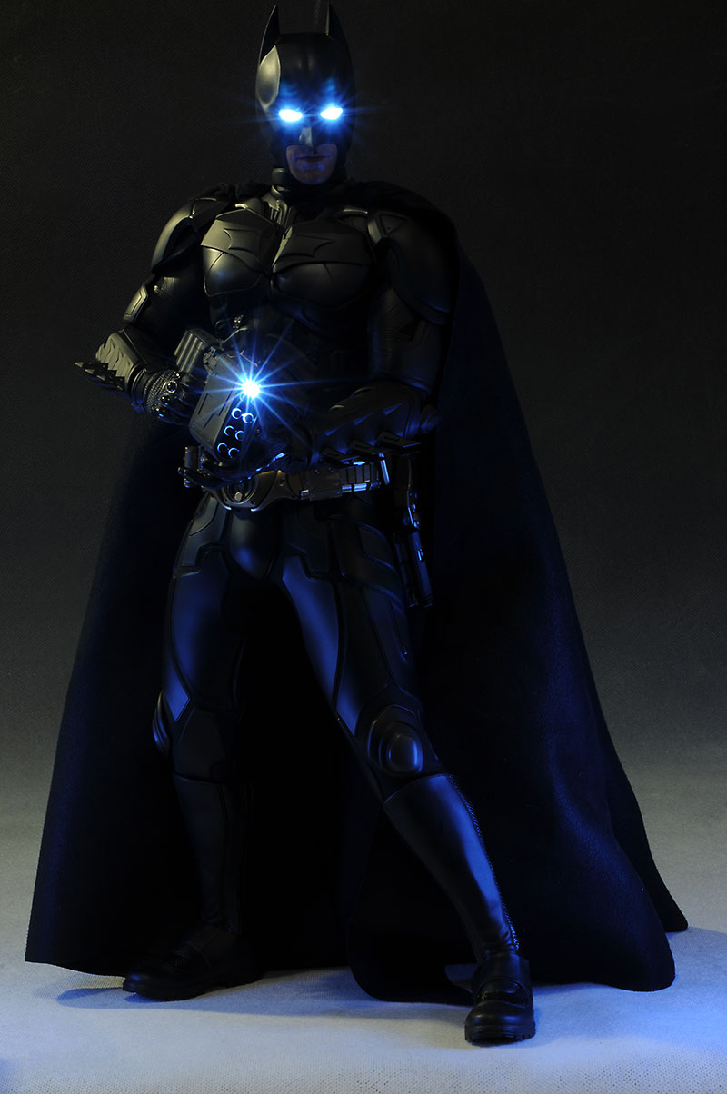 Review and photos of Dark Knight Rises Batman 1/4 scale action