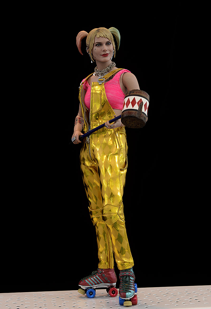 Review and photos of Harley Quinn Birds of Prey sixth scale action