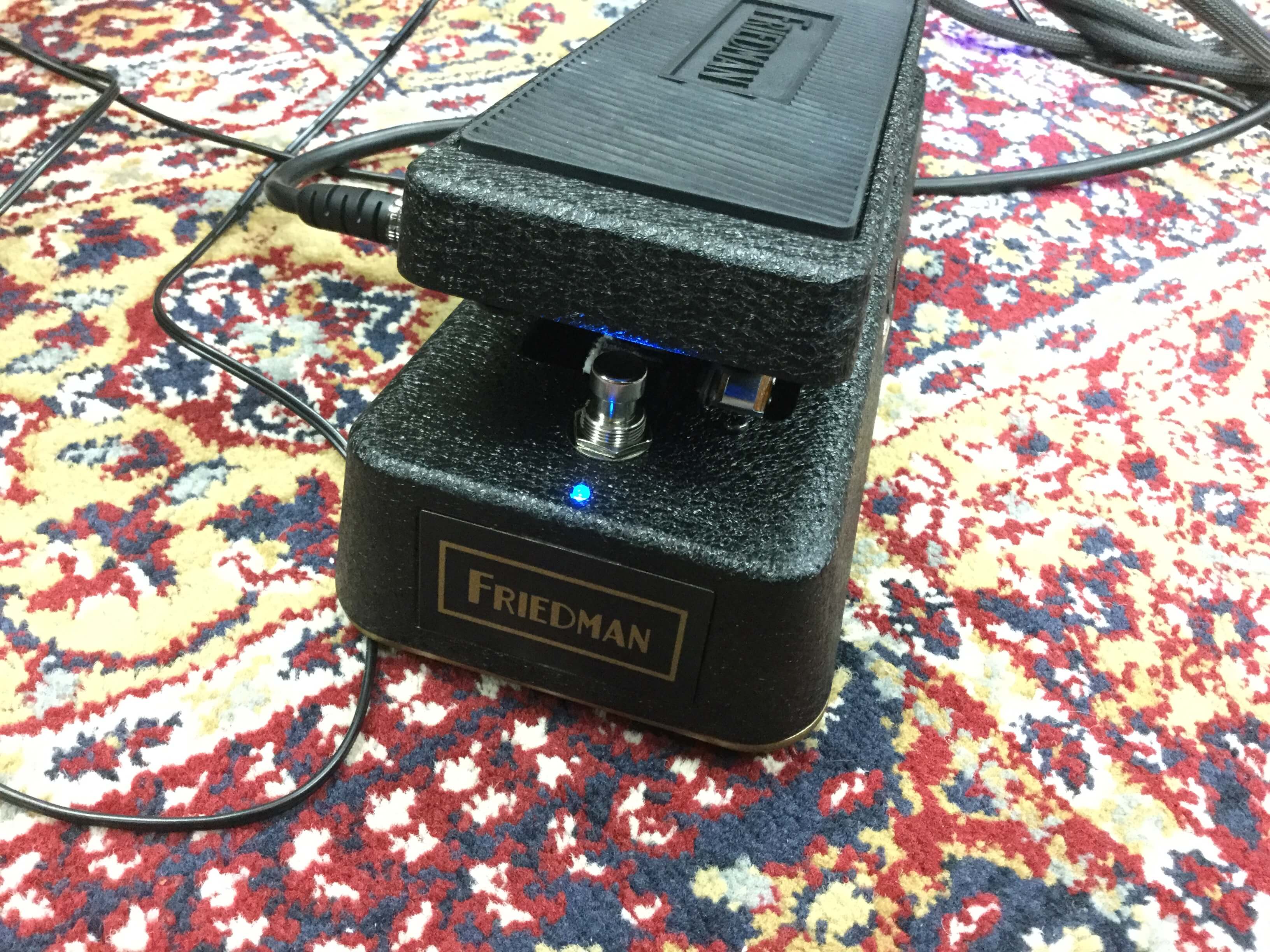 FRIEDMAN GOLD-72 Wahは軽量かつ、かかりがエグいワウ | Musette Japan