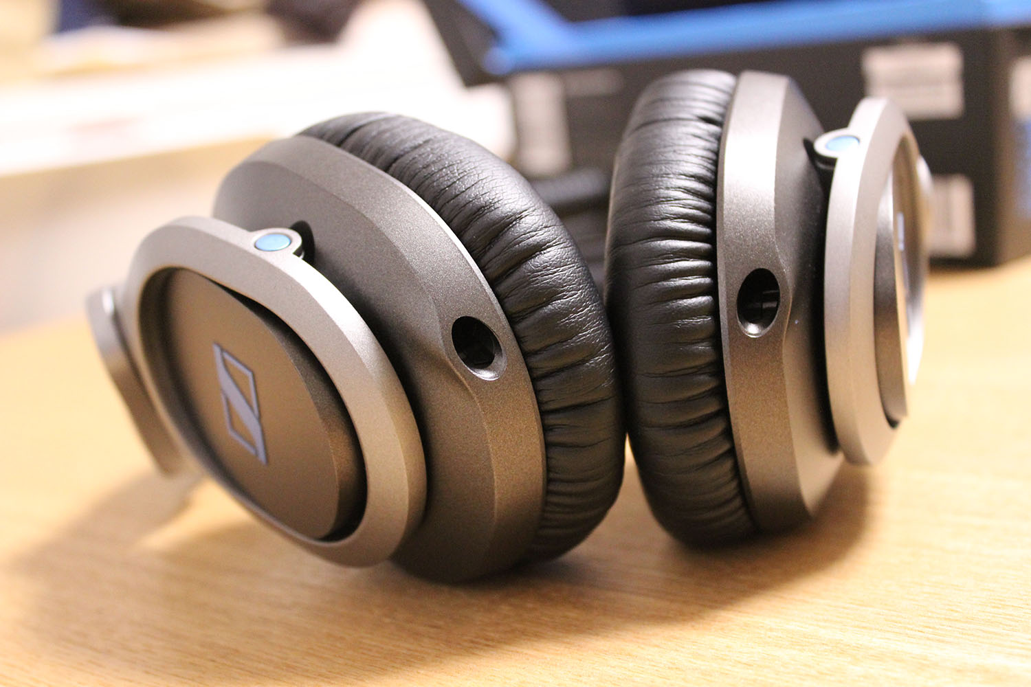 不遇のヘッドフォン? HD 25 IIを超える傑作? Sennheiser HD8 DJ