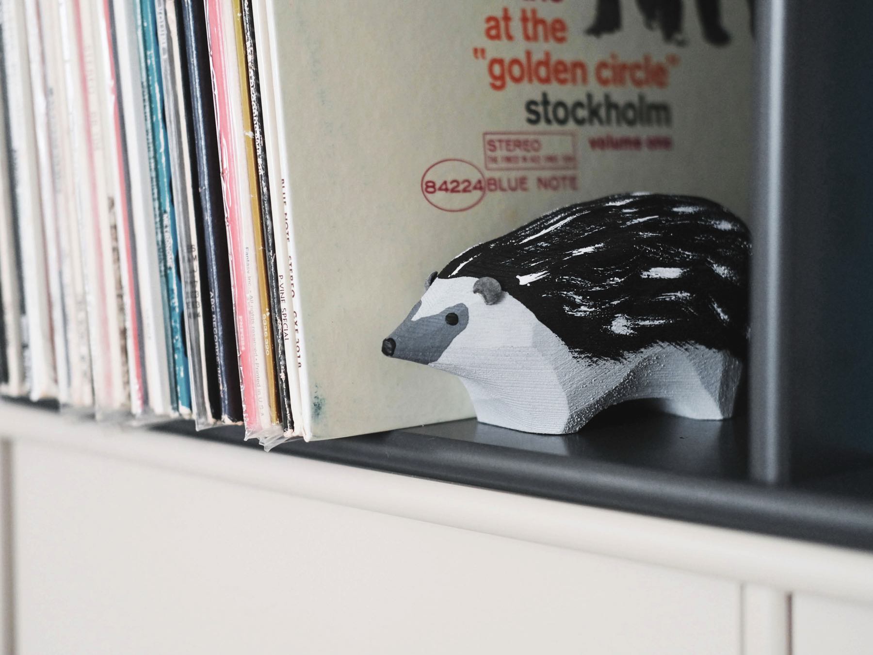 INKKU TAMMA 木彫りオブジェ｜オブジェ・ぬいぐるみ｜オルネ ド