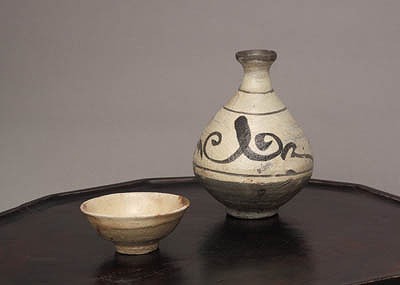 Blog » 李朝鶏龍山徳利 李朝粉青盃 ｜大塚美術 / Otsuka Fine Art