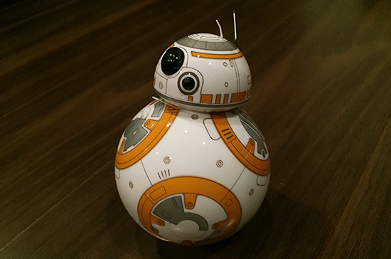 スター・ウォーズの最新球型ドロイド「BB-8」のラジコンが到着
