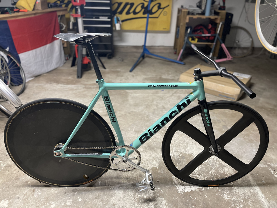 Bianchi Pista Concept 2005 - Pedal Room