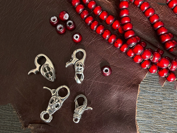 1990年代購入 ホワイトハーツ アンティーク オールドビーズ 62cm