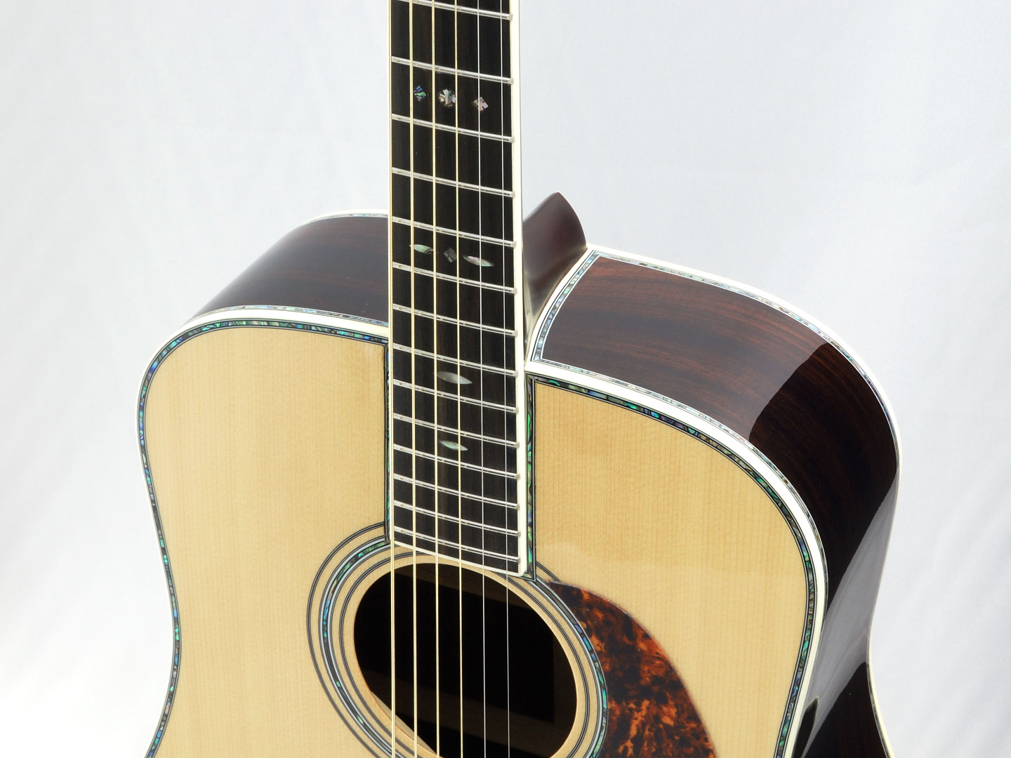 Cat'sEyes/CE185 【驚異的なのボディ鳴りと厚みのあるサウンド