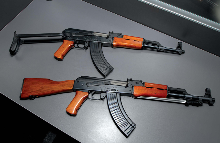 RS 56式と56-1式 AEGのフィールドストリッピングした後の写真と