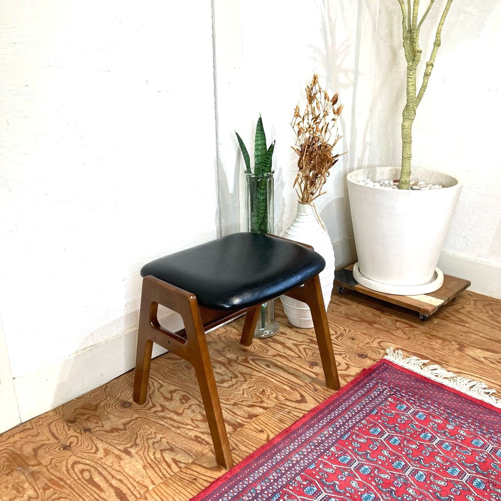 カリモク60 / karimoku スタッキングスツール スタンダードブラック