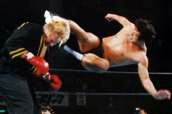 アントニオ猪木の延髄斬り