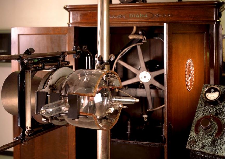 医療の歴史(114)日本初のレントゲン装置 - 医療あれこれ