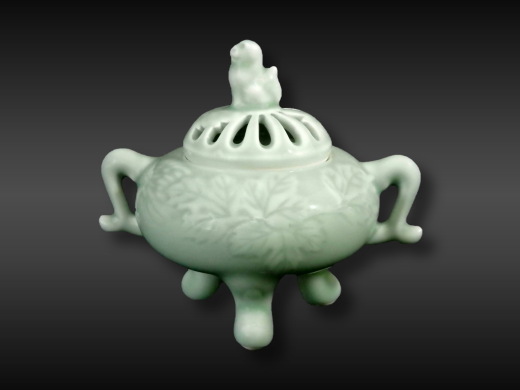 鍋島焼窯元 市川冬山 －作品紹介－ 香炉 青磁2