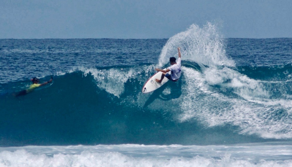オーストラリアを拠点とする日本人サーファー『飯田航太』のシメルー島