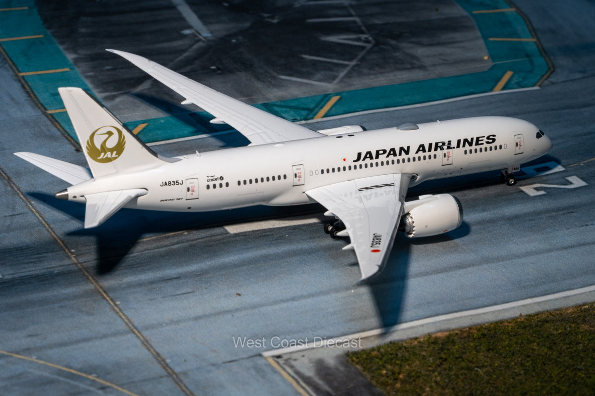 Phoenix Models Japan Airlines Boeing 787-8 Dreamliner “Gold Logo