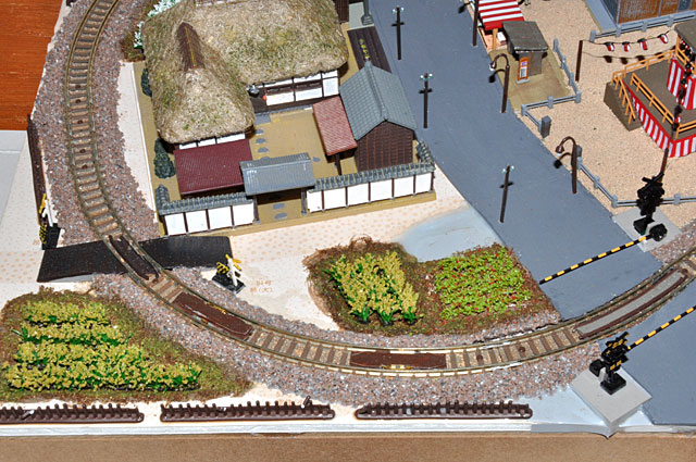 鉄道模型少年時代」農家前の地面作成小作業: YUJIの、とろくさい日記