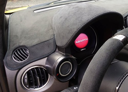 ABARTH595アルカンターラダッシュマット: 社長のほっとタイム