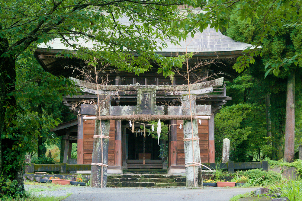 鍛冶集団の神” 天目一箇神 ”を祀る薄野一ツ目神社 [山鹿市三玉] | 山鹿