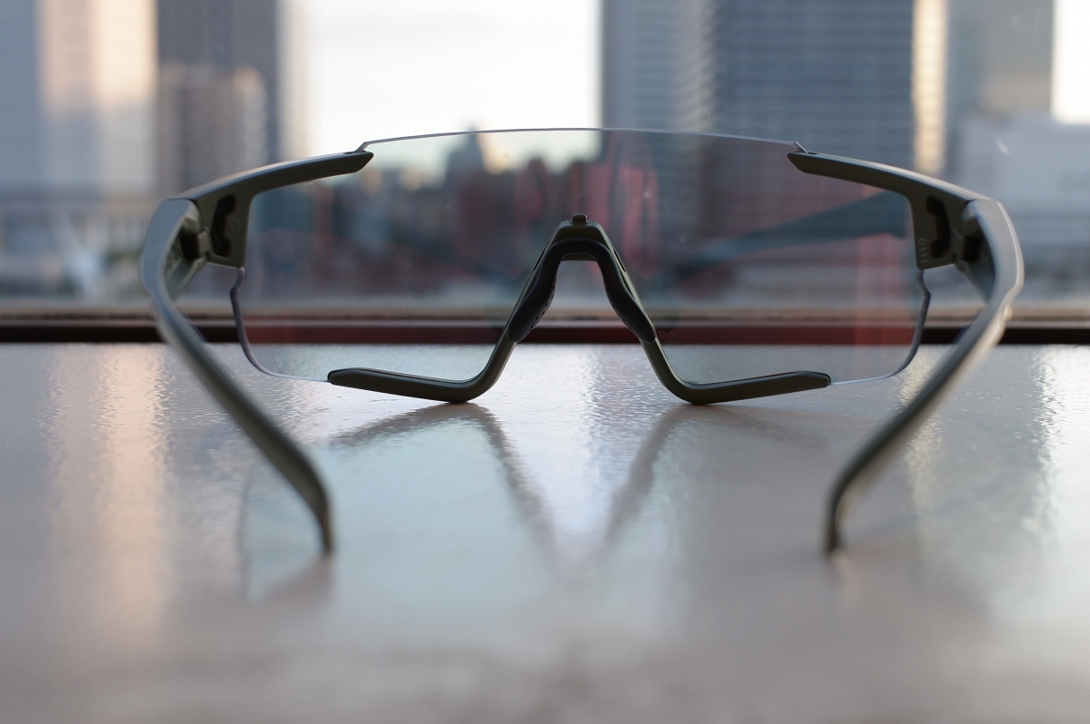 サングラス】”OGK KABUTO 122PH” 快適性が素晴らしい！高性能アイ