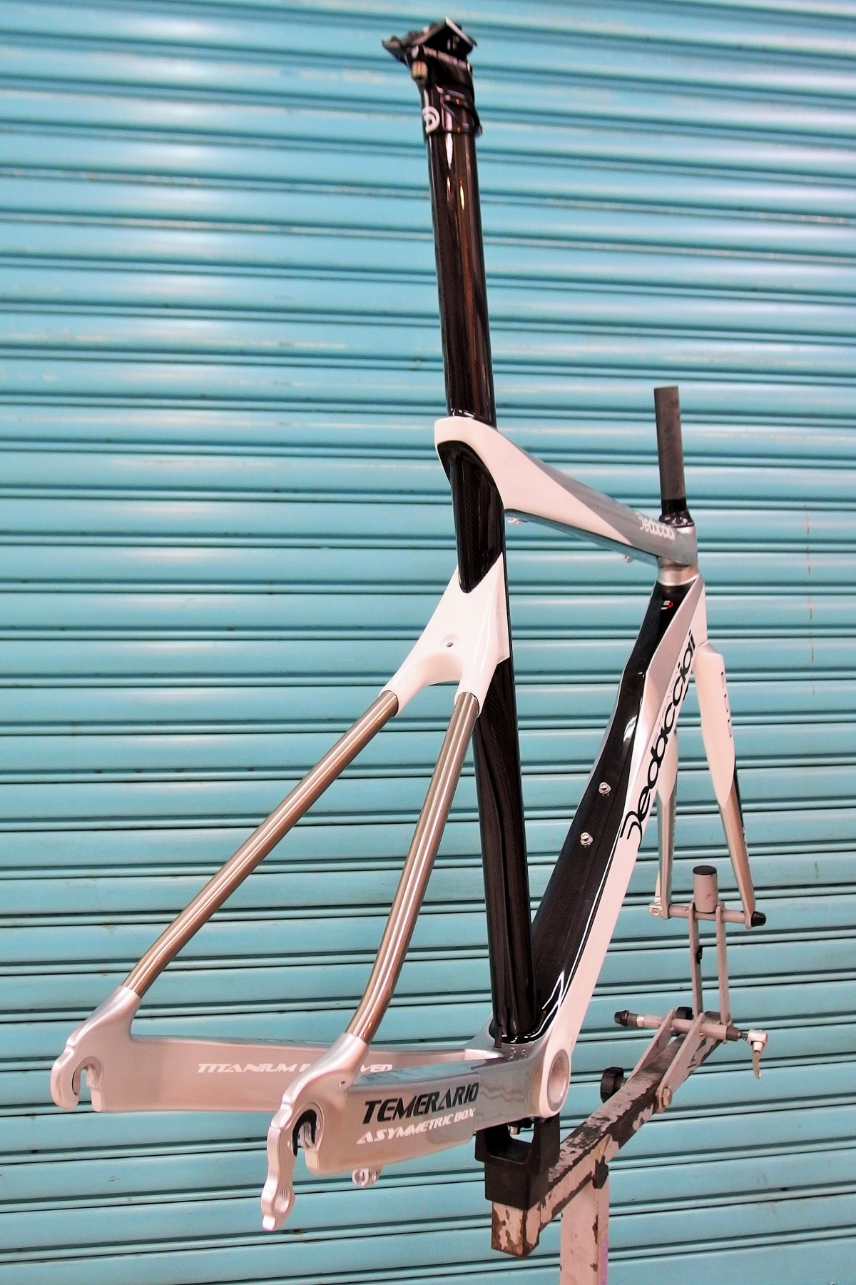 アウトレット】限定1本、チタンxカーボンの激レアロードF/S『DEDA