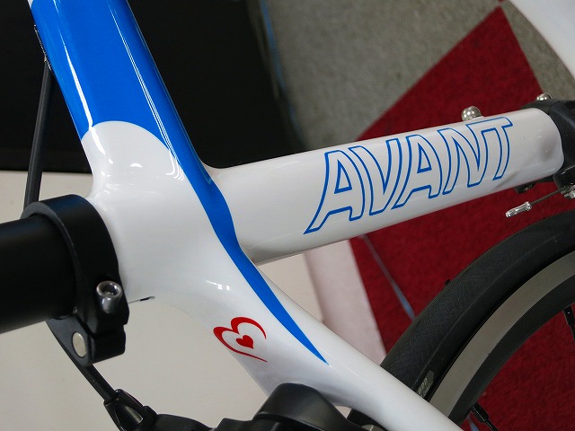 府中×ロードバイク】DE ROSA AVANT ホワイトカラーに爽やかなスカイ