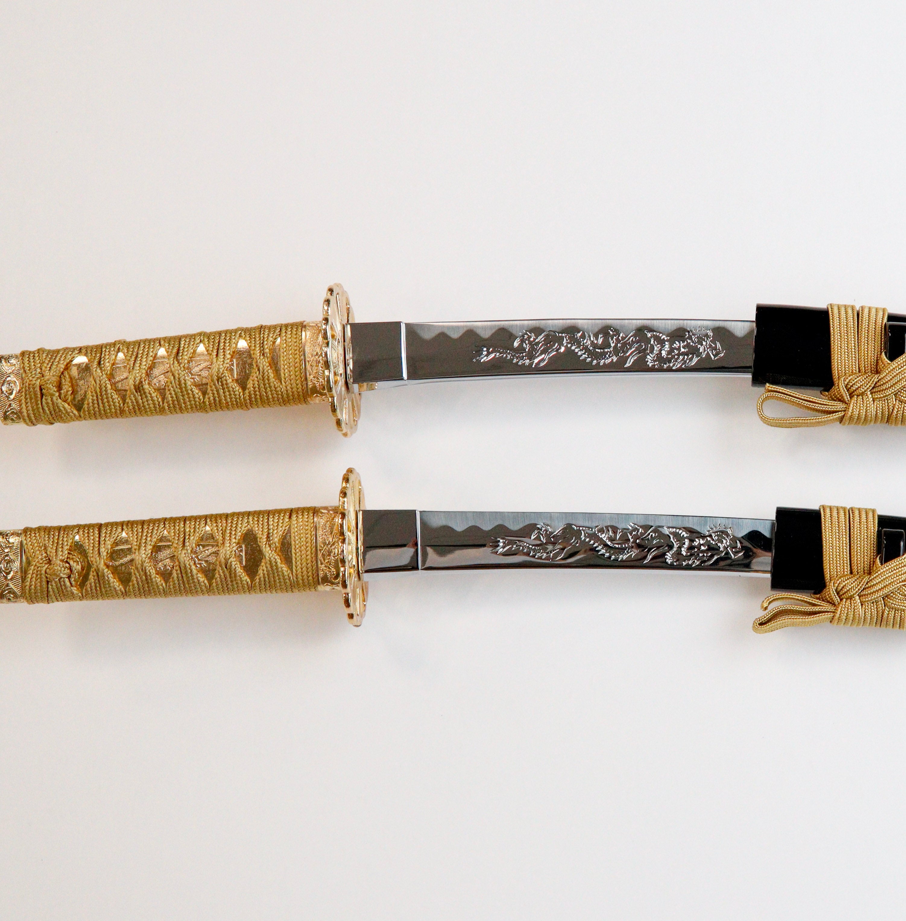 美術刀剣 ミニミニ竜 刀掛台付 – 47 TREASURE