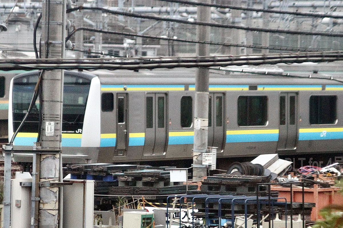 E233系幕張車両センター編成表（最新版） – 4号車の5号車寄り