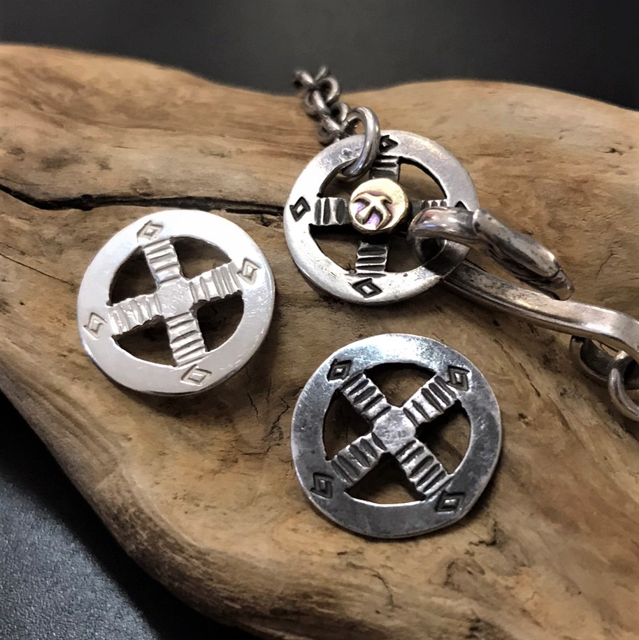 ホイールは何故4つの隙間があるの⁉どんな意味合いがあるのか⁉ | 66666