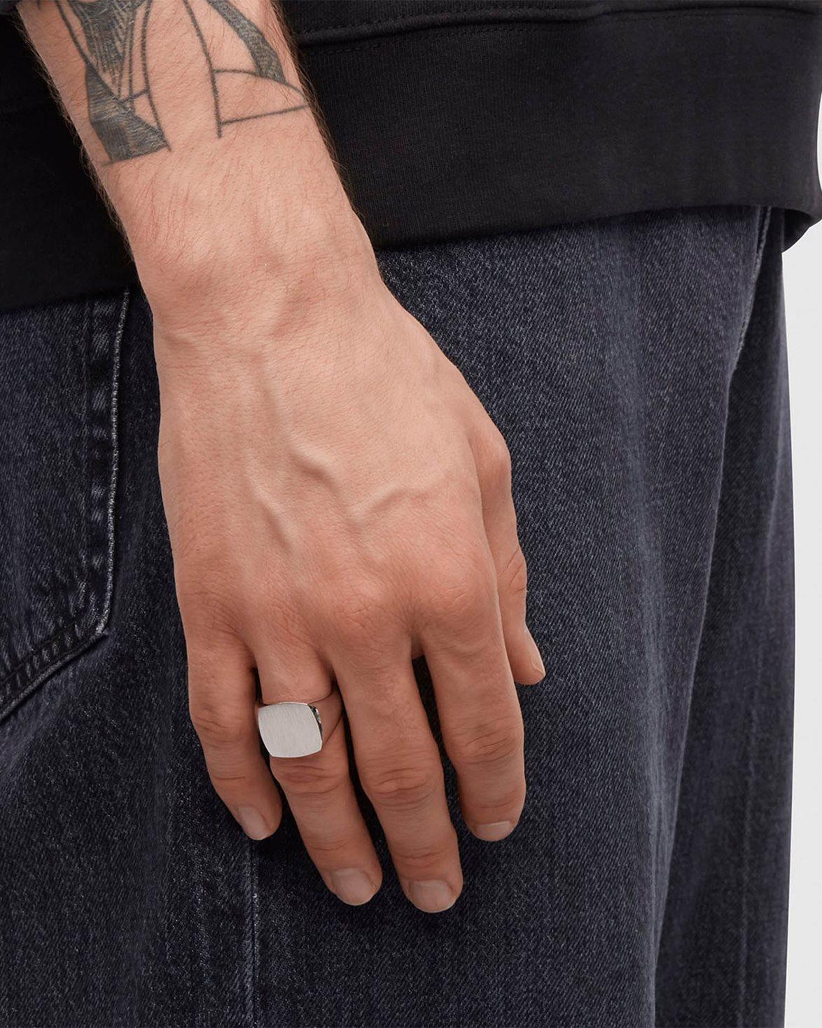 Tom Wood Cushion Satin Silver - Vallgatan 12