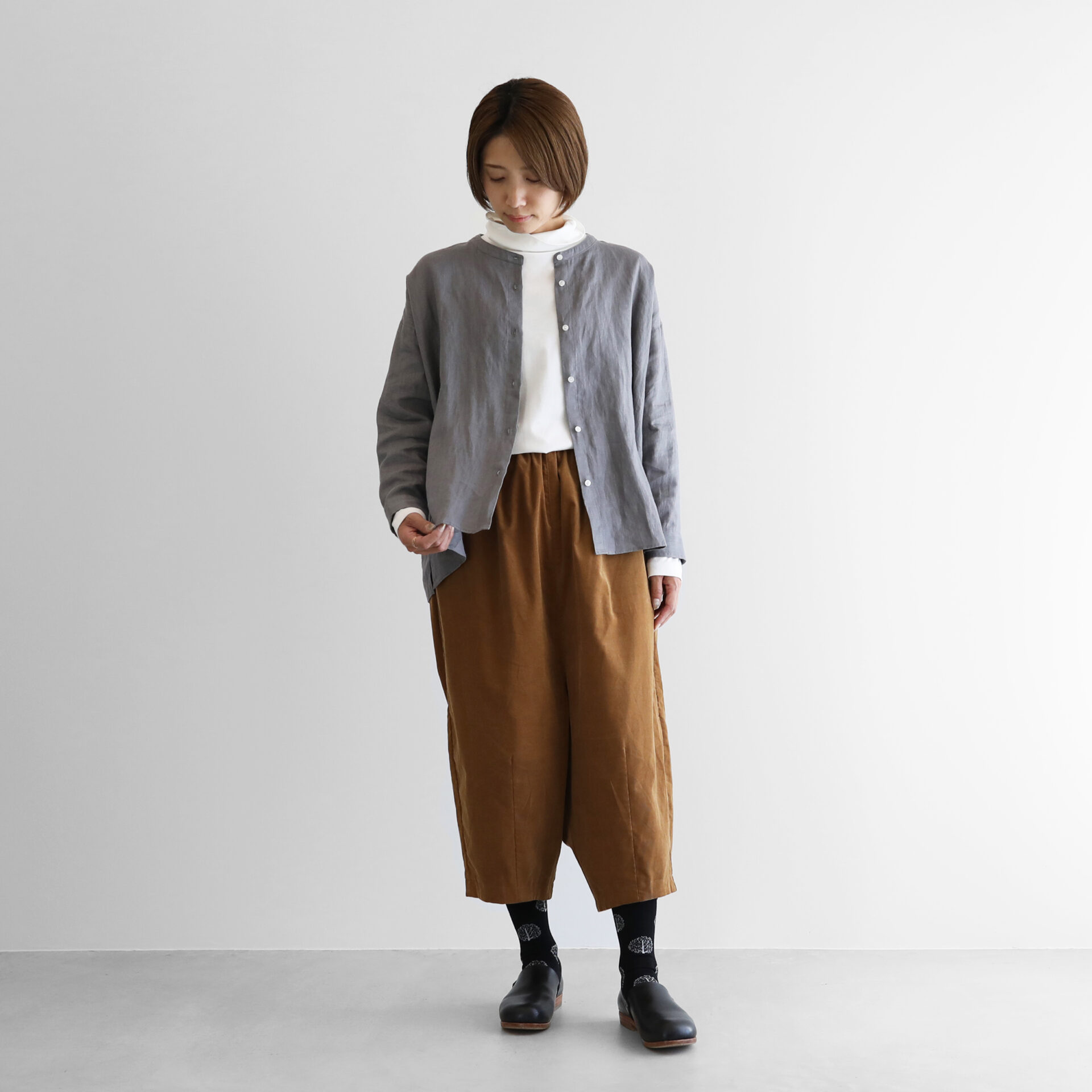 シャトルリネンバンドカラーワイドブラウス【レディス】U104をリリース