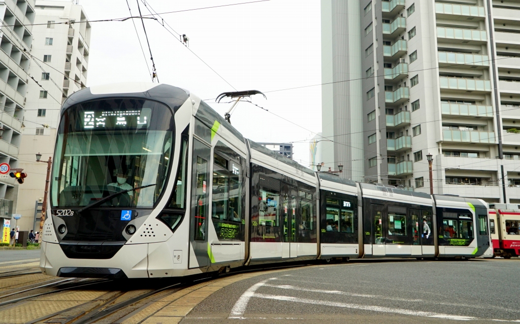 広島電鉄5200形編成表(グリーンムーバーAPEX) | 鉄道プレス