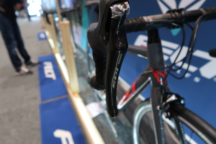 FELT (フェルト) FR30 2019年モデル 超軽量 カーボンフレーム エアロ