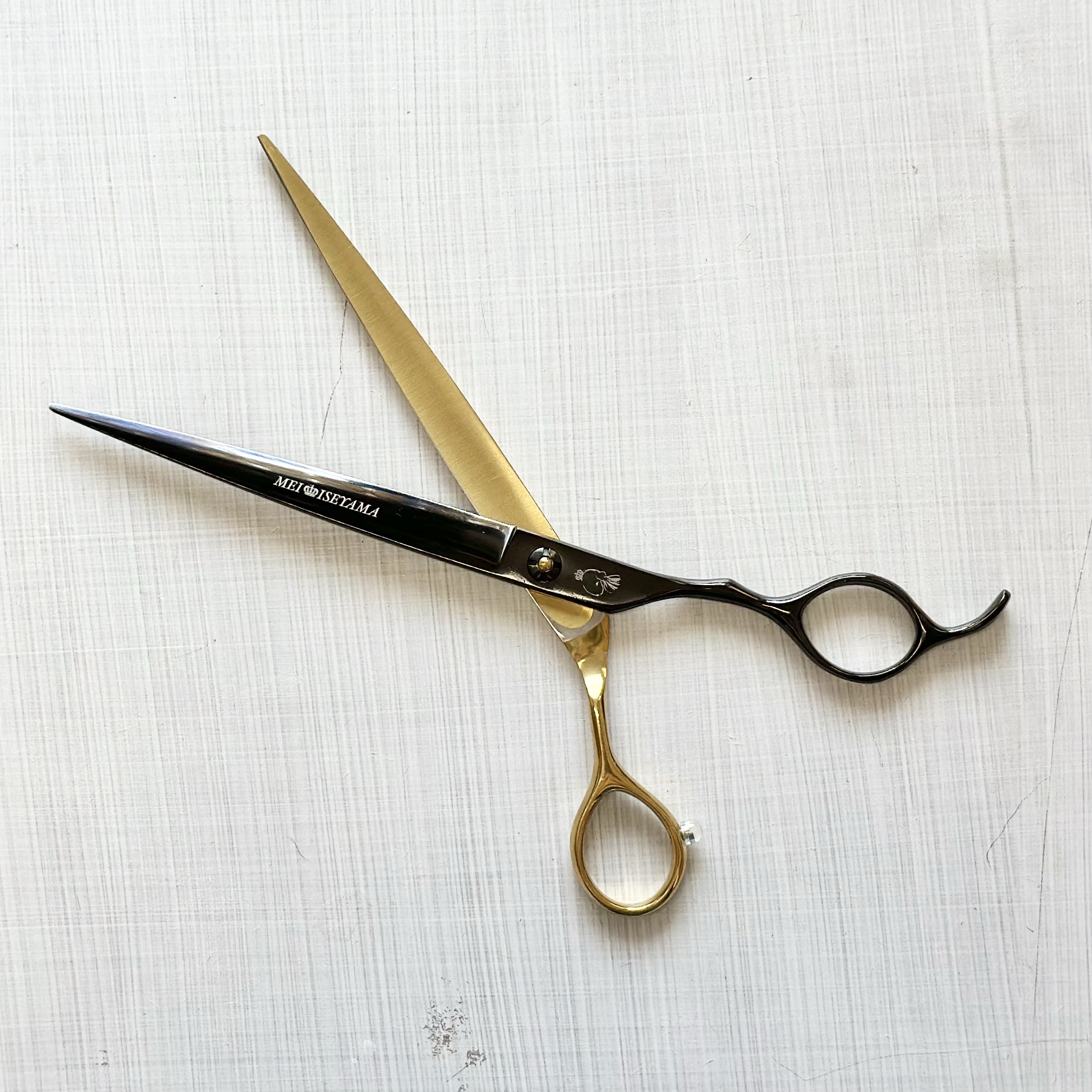 MEI ISEYAMA MODEL 】ギザ刃のストレートシザー 7.5インチ | 333 Dog