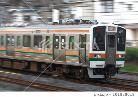 JU］高崎線211系方向幕車（快速アーバン）の写真素材 [101858018] - PIXTA