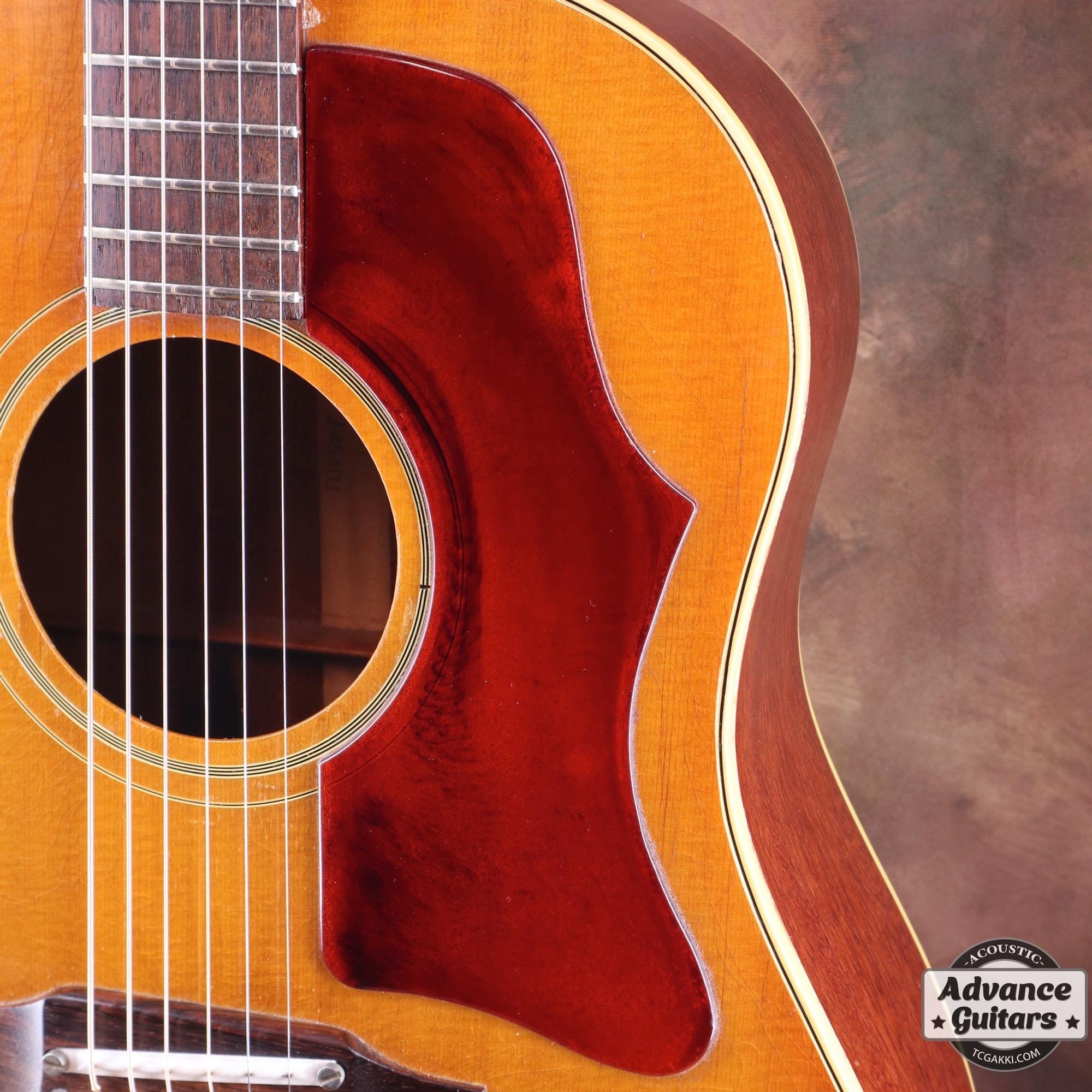 1966年製 J-45 Cherry Sunburst