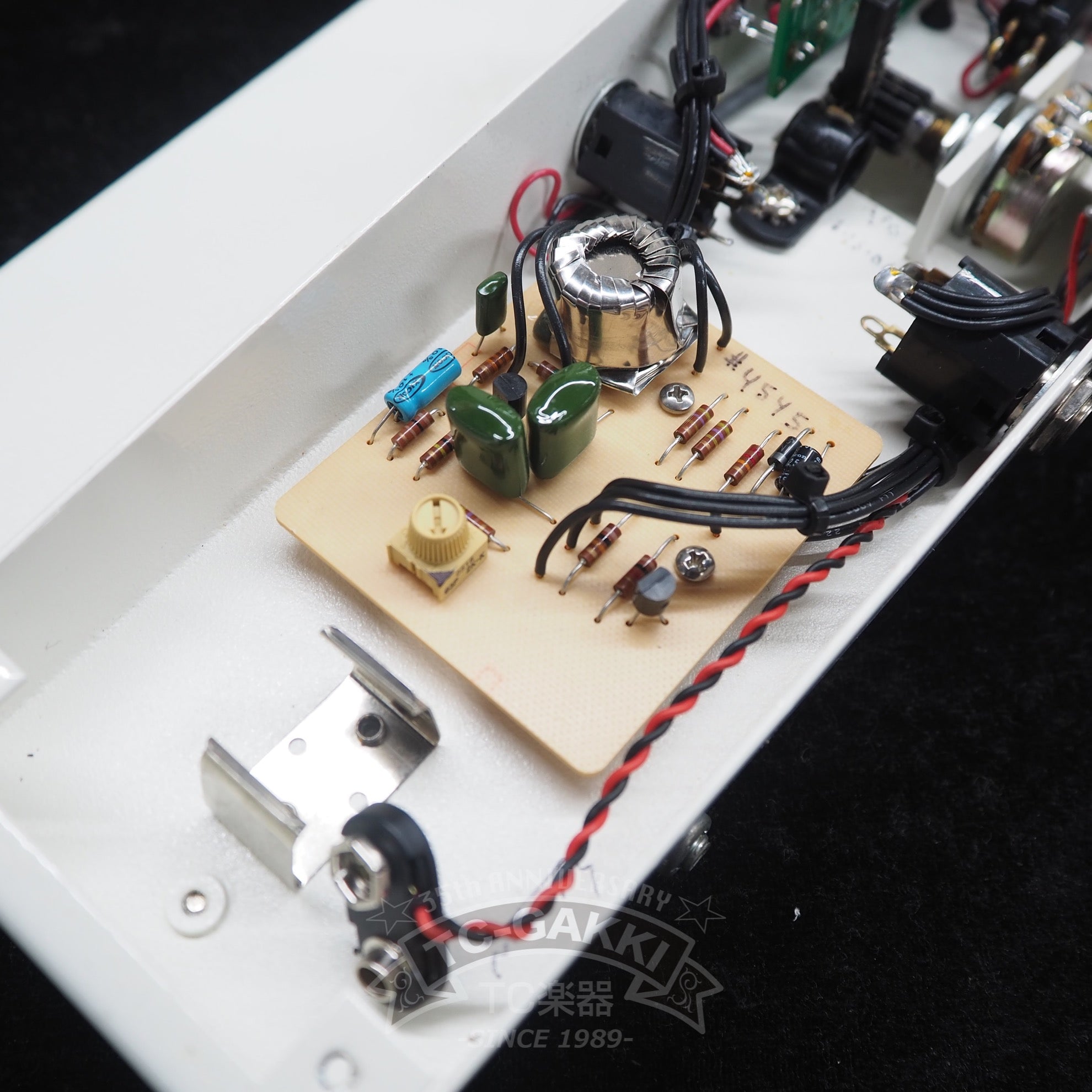 CLYDE Deluxe Wah Wah Pedal (White)