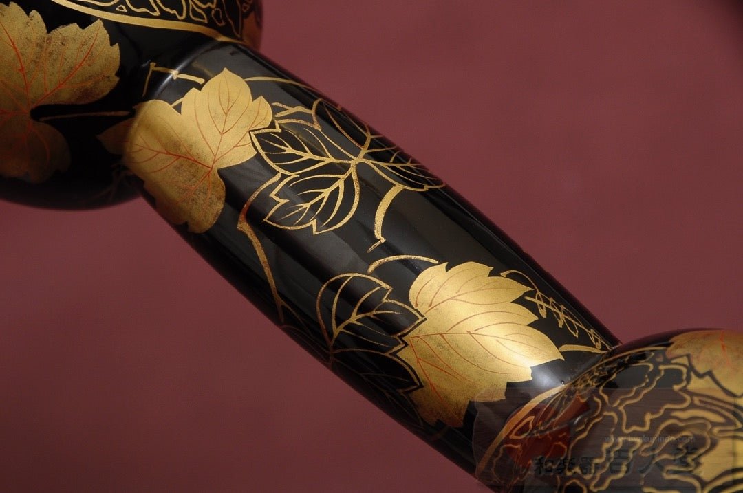 小鼓胴 瓢箪葵蒔絵小鼓胴、古革