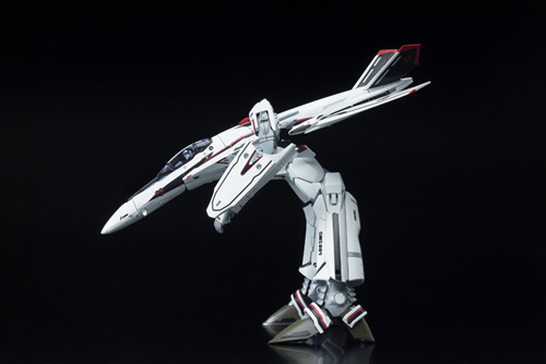 DX超合金 VF-25F メサイアバルキリー(早乙女アルト機)│株式会社BANDAI