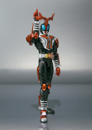 S.H.Figuarts 仮面ライダーカブトハイパーフォーム | 魂ウェブ