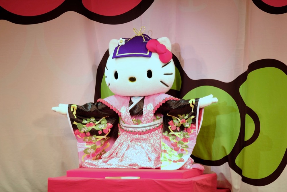 歌舞伎とのコラボ！「KAWAII KABUKI 〜ハローキティ一座の