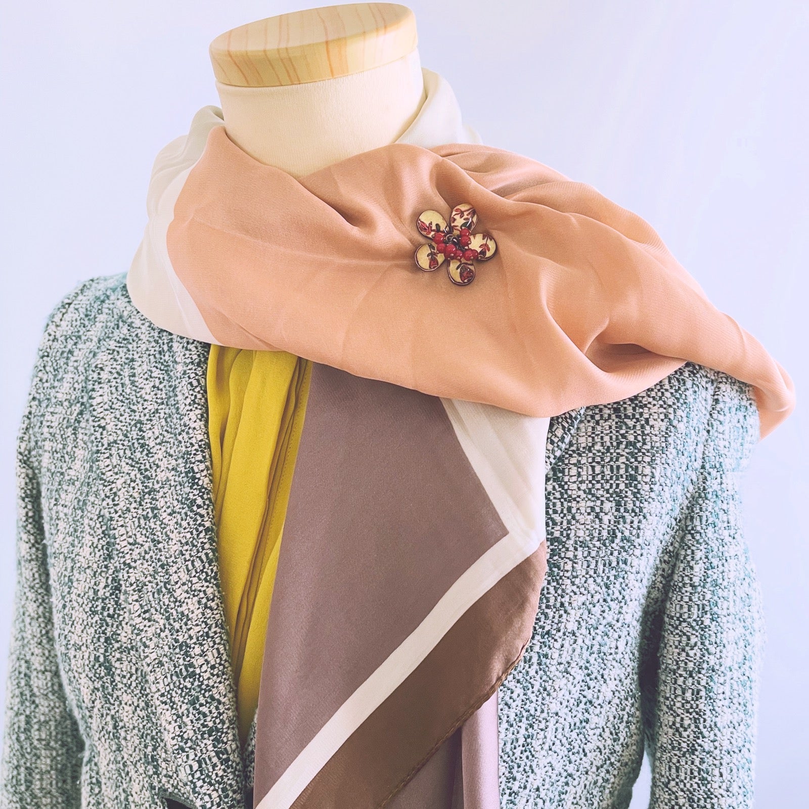 ブローチ 赤 珊瑚 花 軽量 贈り物 還暦 アクセサリー – TAMARUSAN