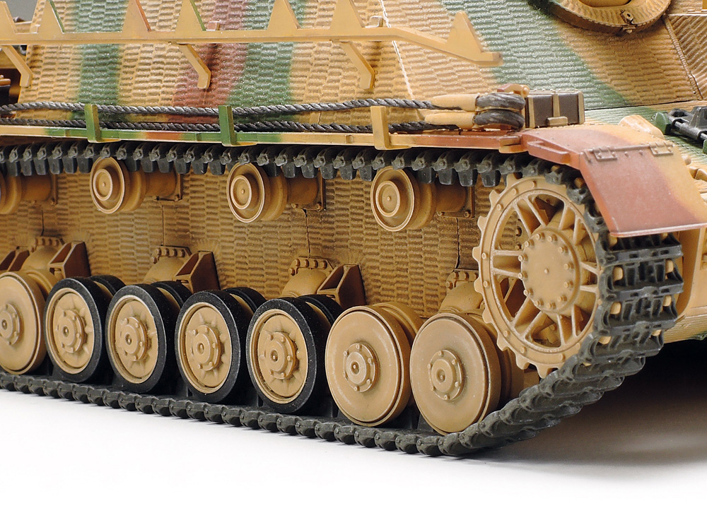 1/35 ドイツIV号突撃戦車 ブルムベア 後期型: スケールモデル｜TAMIYA